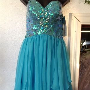 Women’s homecoming dress MeProm Moonlight size 4